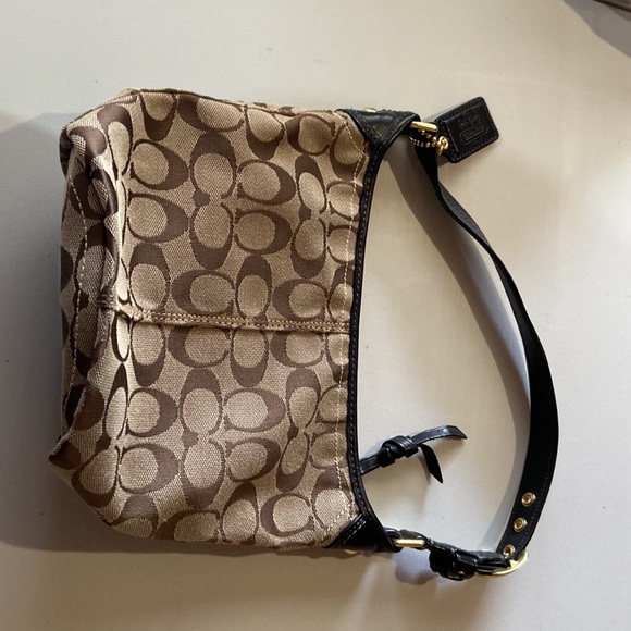 Authentic Coach bucket purse - Picture 2 of 6